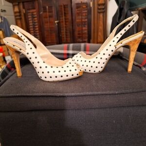 Brand New- DELICIOUS Patent Vegan Leather Polka Dot Sling Back 4" Heels- Sz. 6